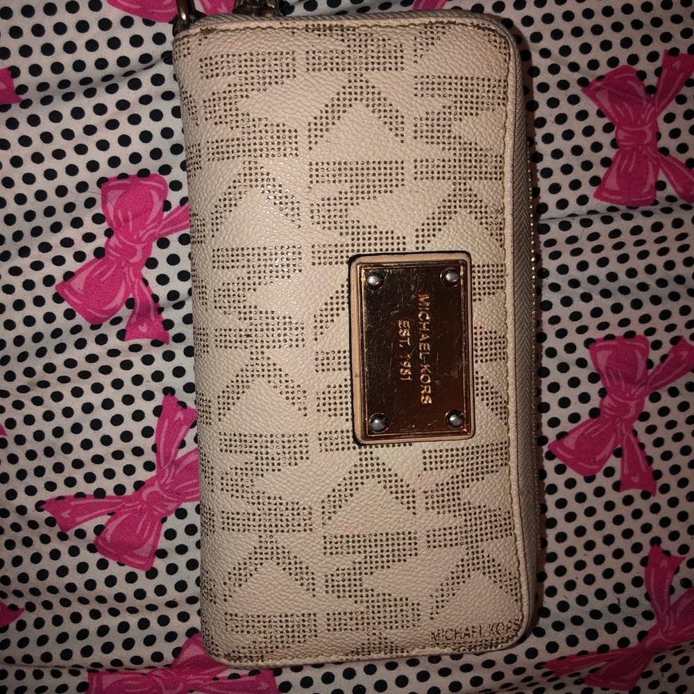 Authentic Michael Kors Used Wallet for Women